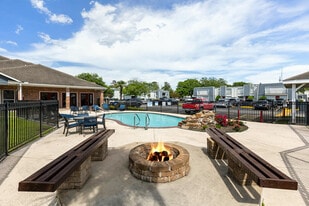 Pines at Humble Park in Humble, TX - Building Photo