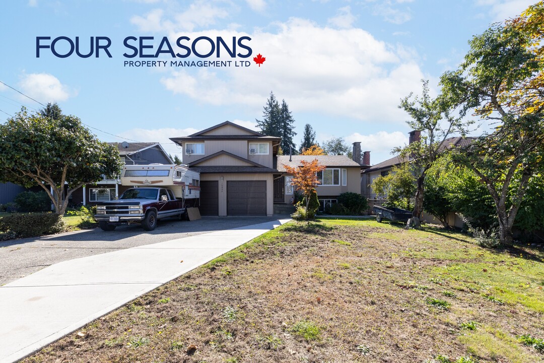 10836-10880 80 Ave in Delta, BC - Building Photo