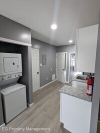 883 N Preston St photo'
