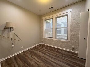 1649 W Pratt Blvd in Chicago, IL - Building Photo - Building Photo