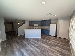 684 Magrath St in Las Vegas, NV - Building Photo - Building Photo