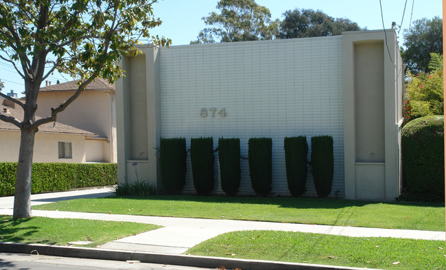 874 Magnolia Ave in Pasadena, CA - Foto de edificio - Building Photo