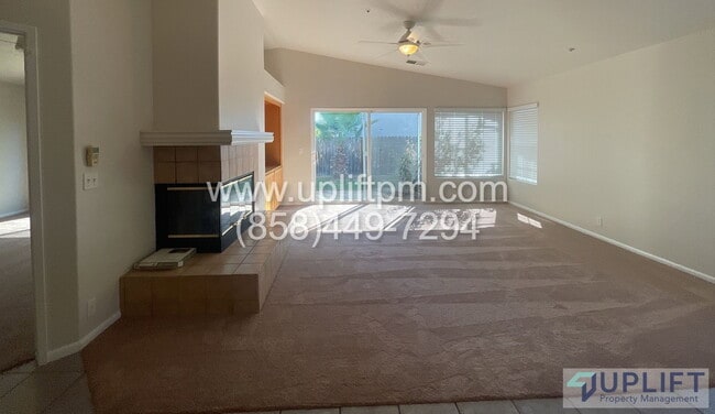 819 Mimosa Creek Ln in Ramona, CA - Building Photo - Building Photo