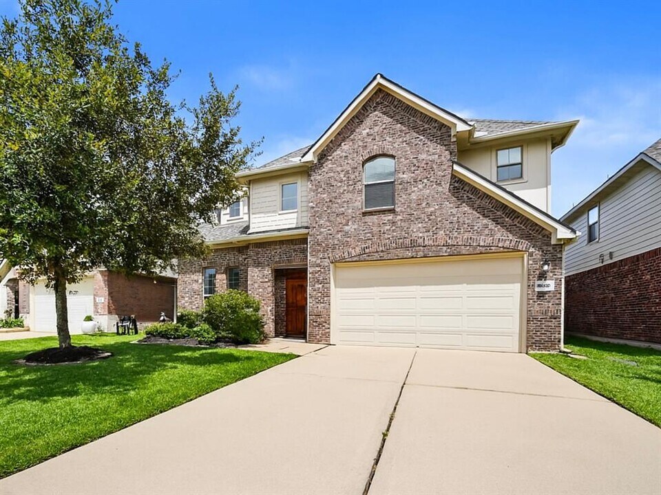 25718 Westbourne Dr in Katy, TX - Building Photo