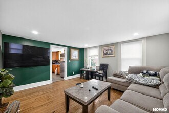 53 W Broadway in Derry, NH - Building Photo - Building Photo