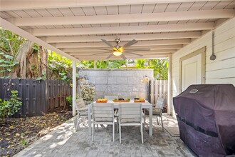 743 NW 9th Ave in Miami, FL - Foto de edificio - Building Photo