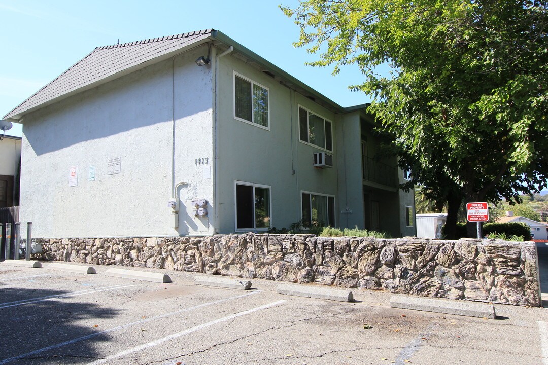 1413 Callen St in Vacaville, CA - Foto de edificio