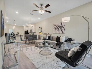 2916 Oak Park Way in Orlando, FL - Foto de edificio - Building Photo