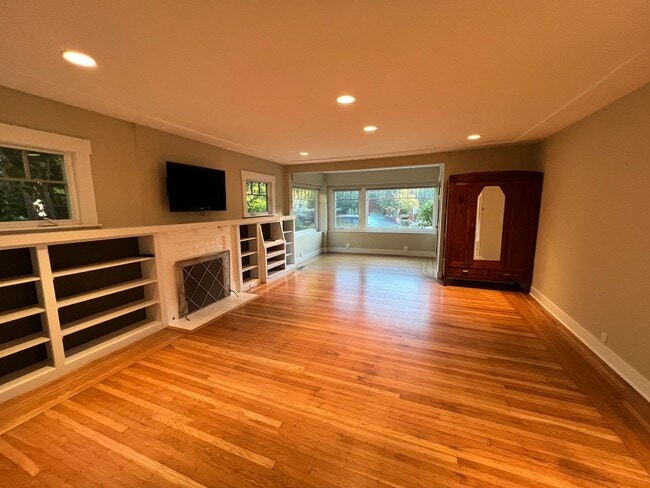 219 Monte Vista Ave in Larkspur, CA - Building Photo - Building Photo
