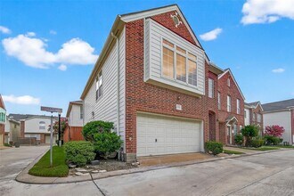 1750 Aden Dr in Houston, TX - Building Photo - Building Photo