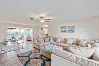 655 Kingfish Pl in North Palm Beach, FL - Building Photo - Building Photo