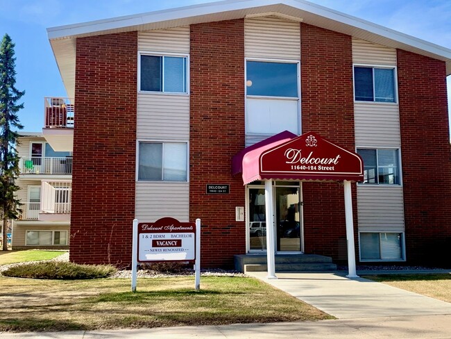Delcourt Apartments in Edmonton, AB - Building Photo - Building Photo