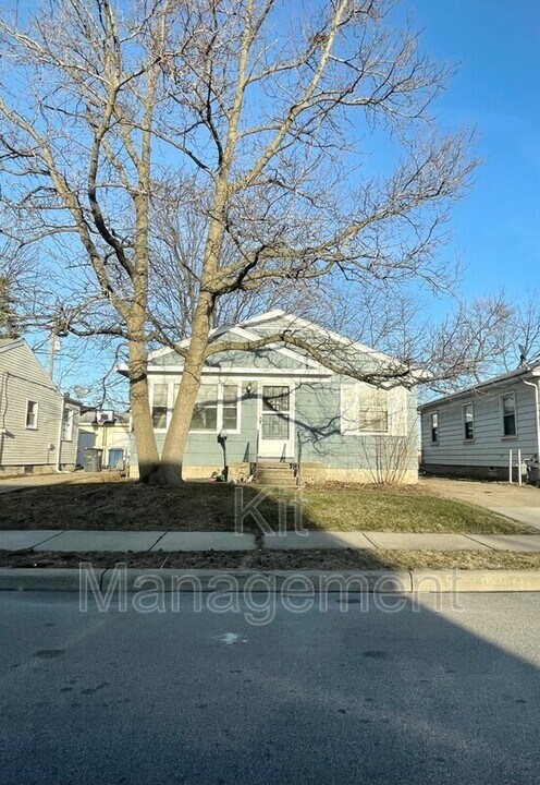 4434 Packard Rd in Toledo, OH - Foto de edificio