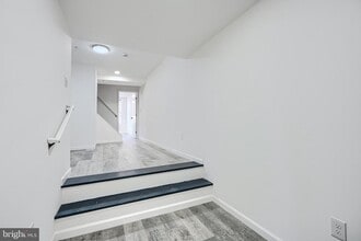 7 S Carrollton Ave in Baltimore, MD - Foto de edificio - Building Photo