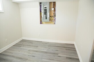 4 Camilla Crescent in Toronto, ON - Building Photo - Building Photo