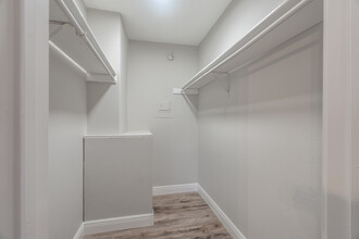 McFaddin North Apartments in Beaumont, TX - Foto de edificio - Interior Photo