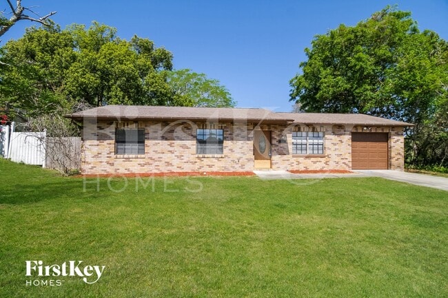 516 Gaspar Ave in Deltona, FL - Foto de edificio - Building Photo