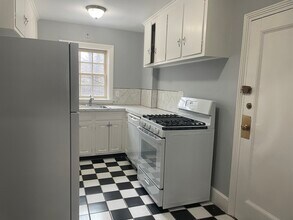 312 Washington St, Unit 3-2 in Wellesley, MA - Building Photo - Building Photo