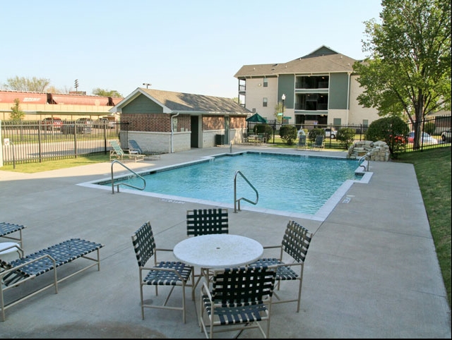 Oak Timber White Settlement in White Settlement, TX - Foto de edificio - Building Photo