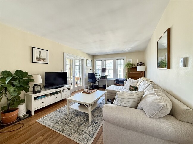 32 Quincy St in Watertown, MA - Building Photo - Building Photo