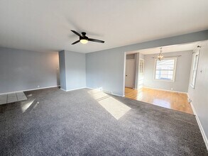 1406 Maplewood Dr in Normal, IL - Building Photo - Building Photo