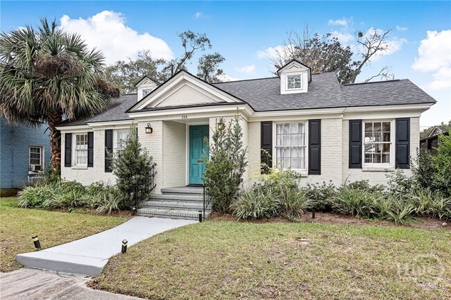 property at 725 E 53rd St