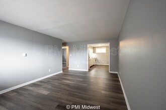 7046 US-36 in Avon, IN - Foto de edificio - Building Photo