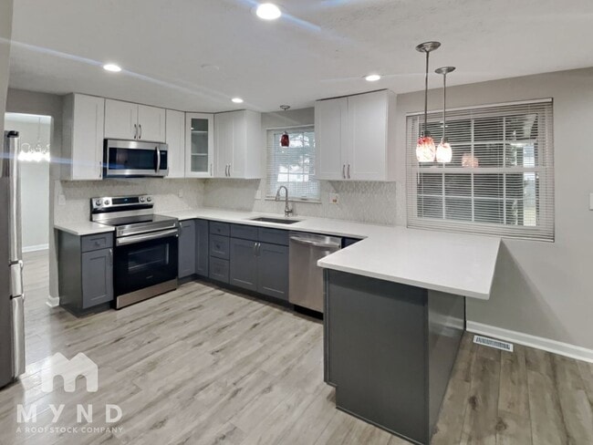 1224 Hanson St in Reynoldsburg, OH - Foto de edificio - Building Photo