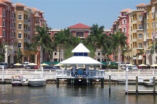 410 Bayfront Pl in Naples, FL - Building Photo