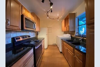 2432 Lemon Tree Ln, Unit B in Orlando, FL - Foto de edificio - Building Photo