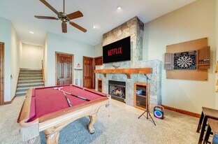 357 Wilfar Strasse in Helen, GA - Building Photo