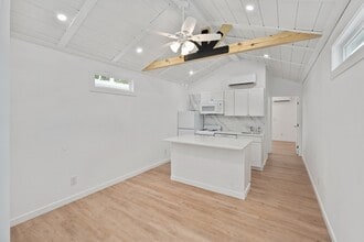 720 Pritchett Ln in Seven Points, TX - Building Photo - Building Photo