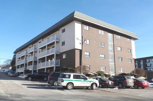 205 Independence Ave in Quincy, MA - Building Photo - Building Photo