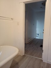 547 NE Knott St in Portland, OR - Building Photo - Building Photo