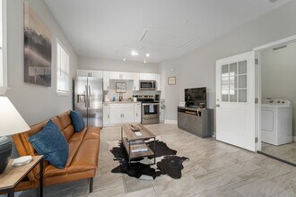 305 Rowley Blvd, Unit 305 in Arabi, LA - Building Photo - Building Photo