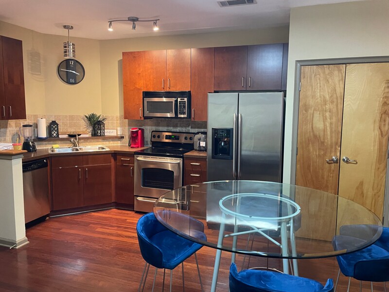 898 Oak St SW in Atlanta, GA - Building Photo