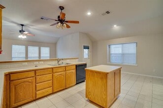 4309 Linley Ln in Fort Worth, TX - Foto de edificio - Building Photo