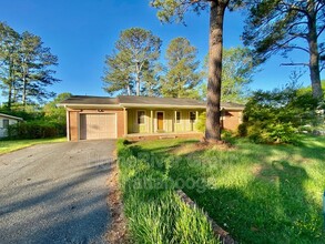 8014 Plaxco Dr, Unit Upper Duplex in Chattanooga, TN - Building Photo - Building Photo