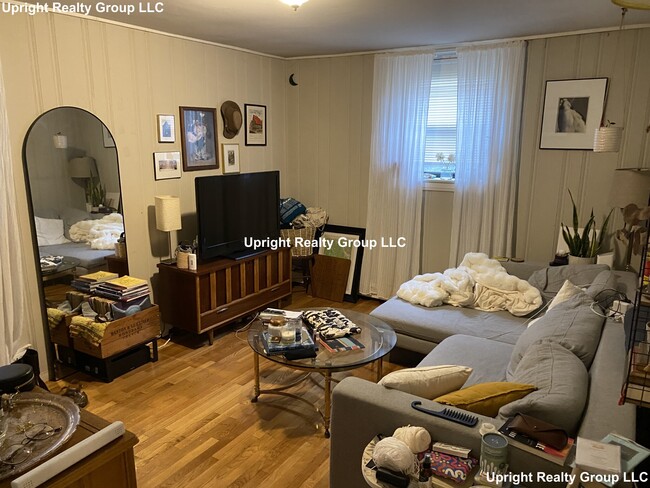 15 Park Vale Ave, Unit 2B