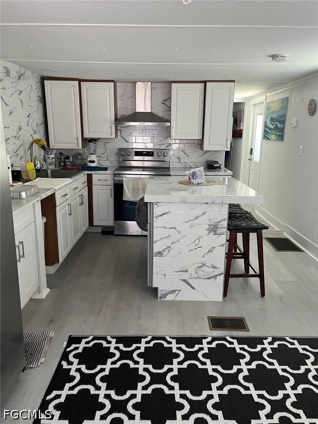 property at 615 Bougainvillea Ct