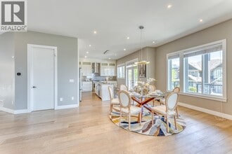 1438 Strawline Hill St in Coquitlam, BC - Building Photo - Building Photo