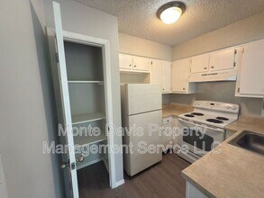 8907 Parkfield Dr in Austin, TX - Building Photo - Building Photo