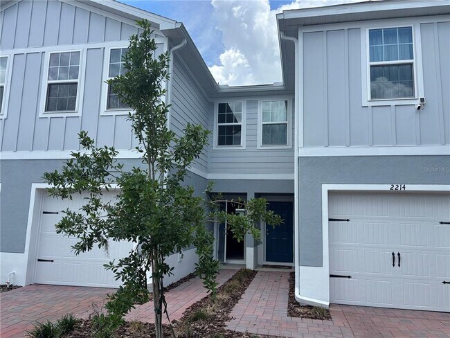 2212 Fluorescent Wy in South Daytona, FL - Building Photo - Building Photo