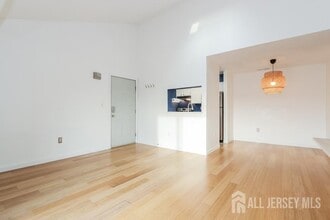 2109 Ravens Crest Dr in Plainsboro, NJ - Building Photo - Building Photo
