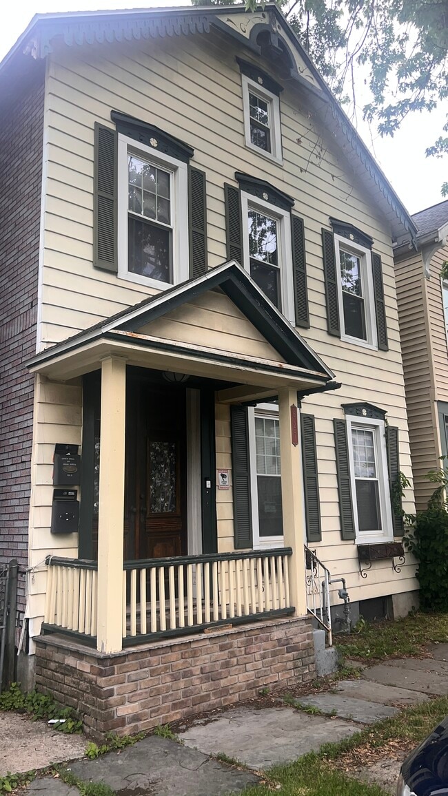 627 4th Ave, Unit 2