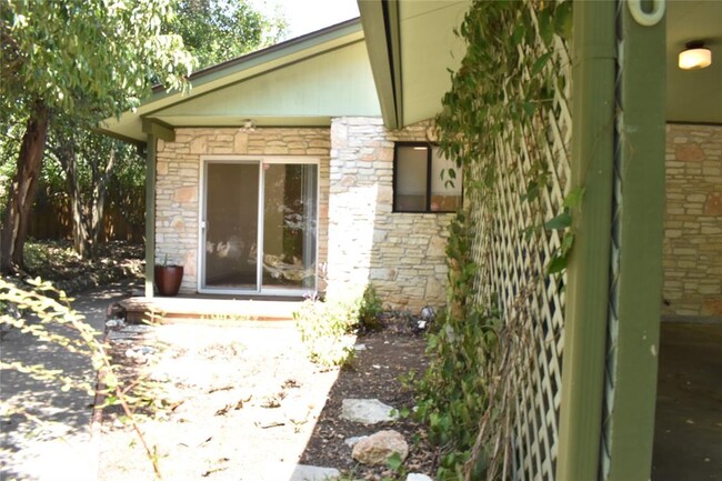 property at 816-816 Ramble Ln