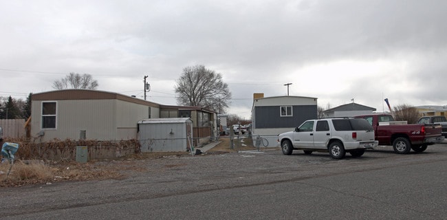 602 E Railroad Ave in Burley, ID - Foto de edificio - Building Photo