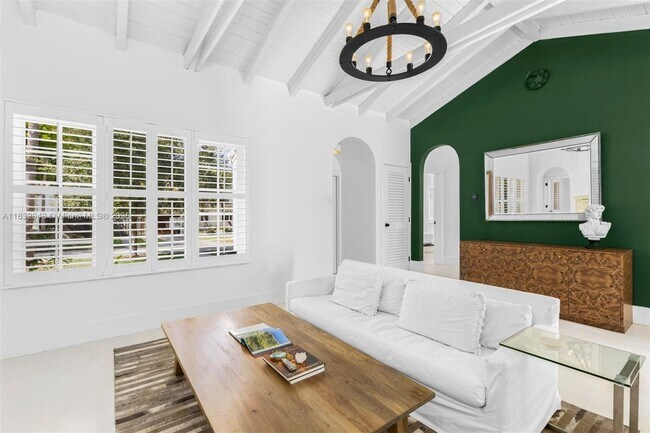 712 NE 72nd St in Miami, FL - Building Photo - Building Photo