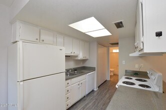 3004 E Waltann Ln in Phoenix, AZ - Building Photo - Building Photo