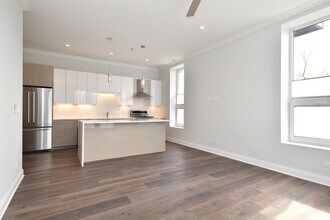 6555 W North Ave-Unit -204 in Oak Park, IL - Building Photo - Building Photo
